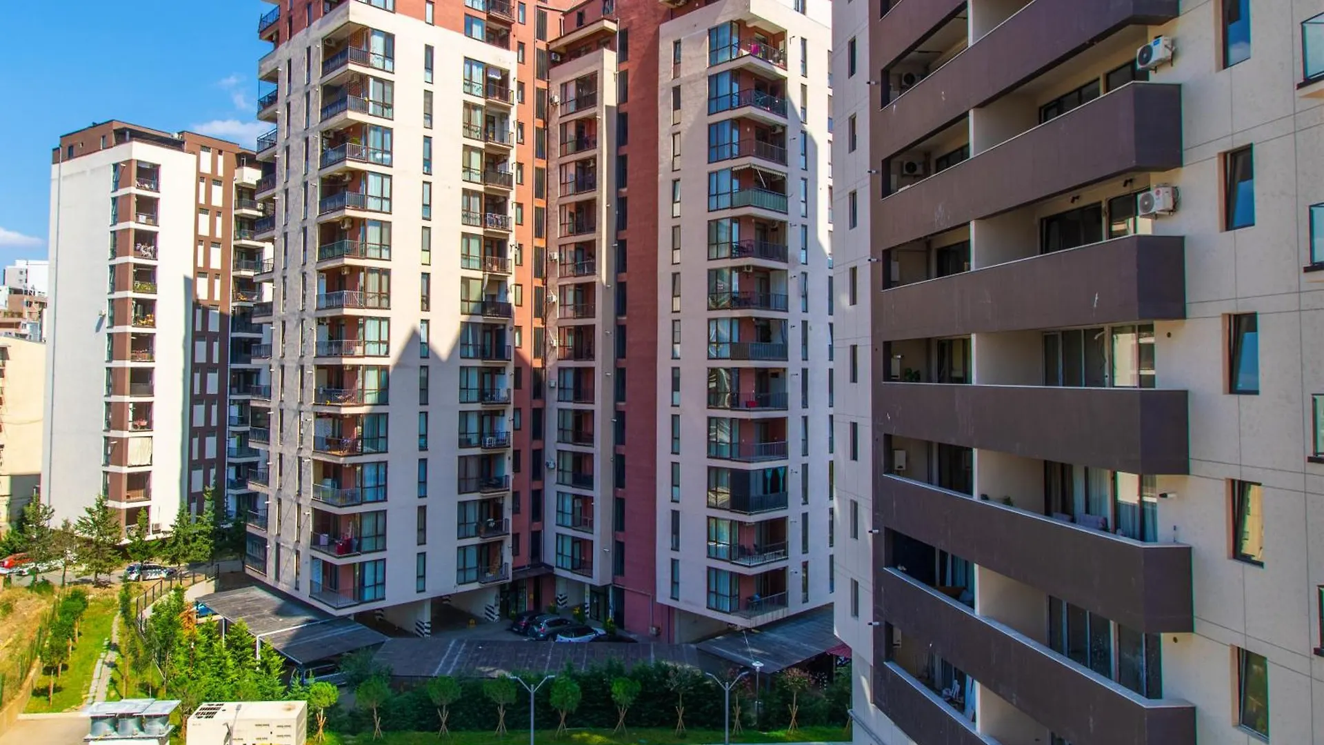 Luxurious Style Colorful Apartment In Saburtalo Τυφλίδα