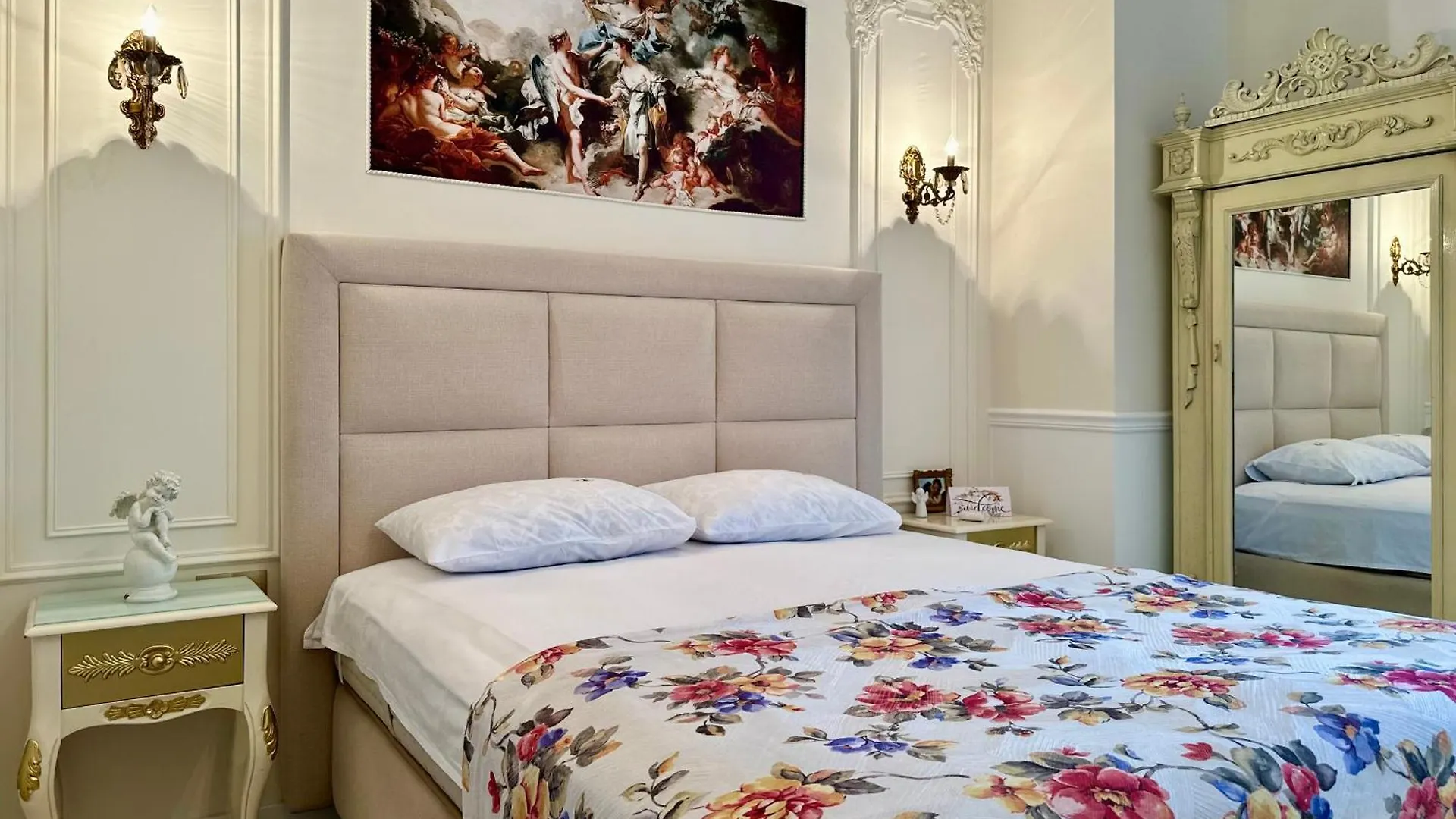 Luxurious Style Colorful Apartment In Saburtalo Τυφλίδα