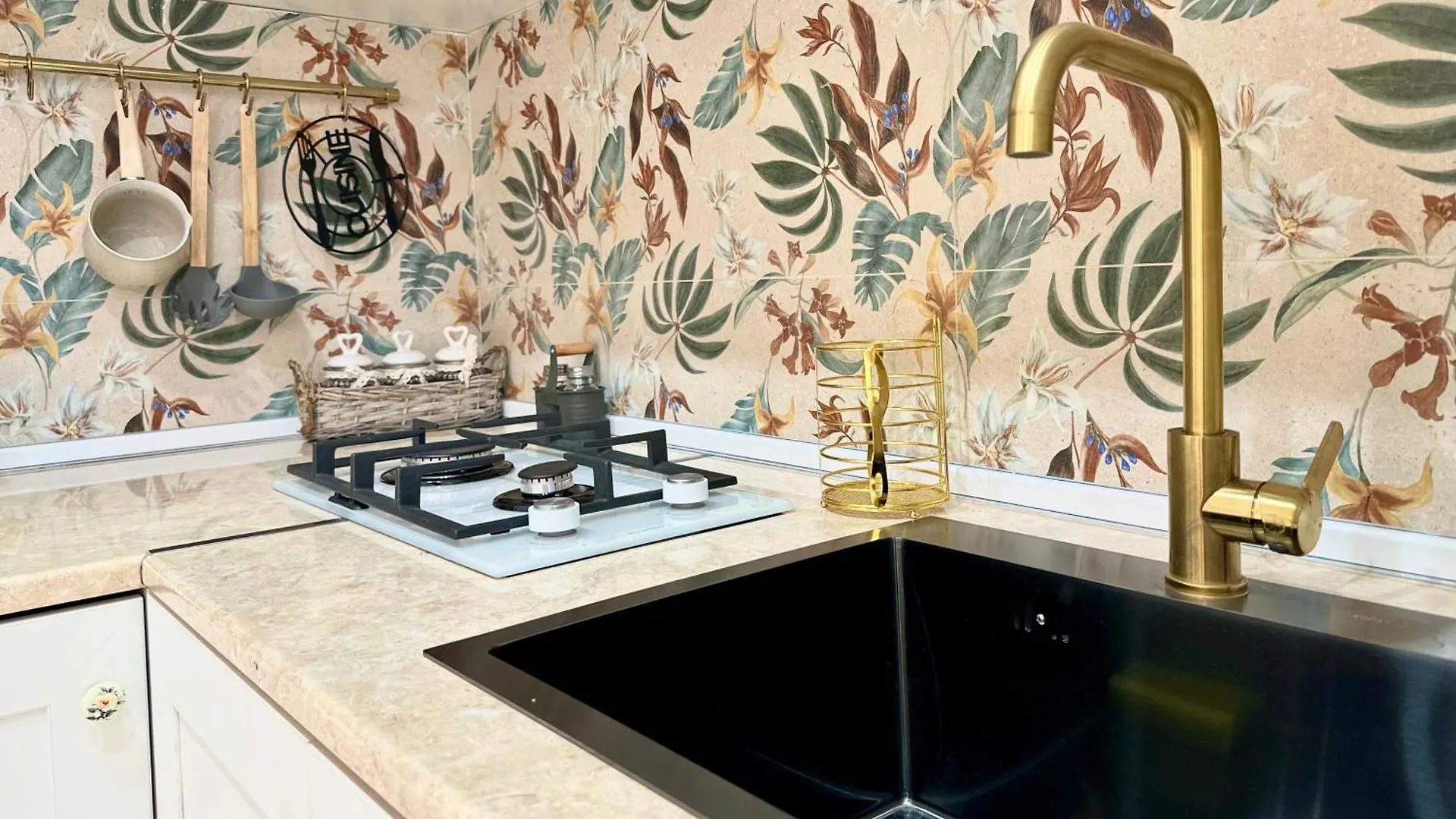 Luxurious Style Colorful Apartment In Saburtalo Τυφλίδα Γεωργία