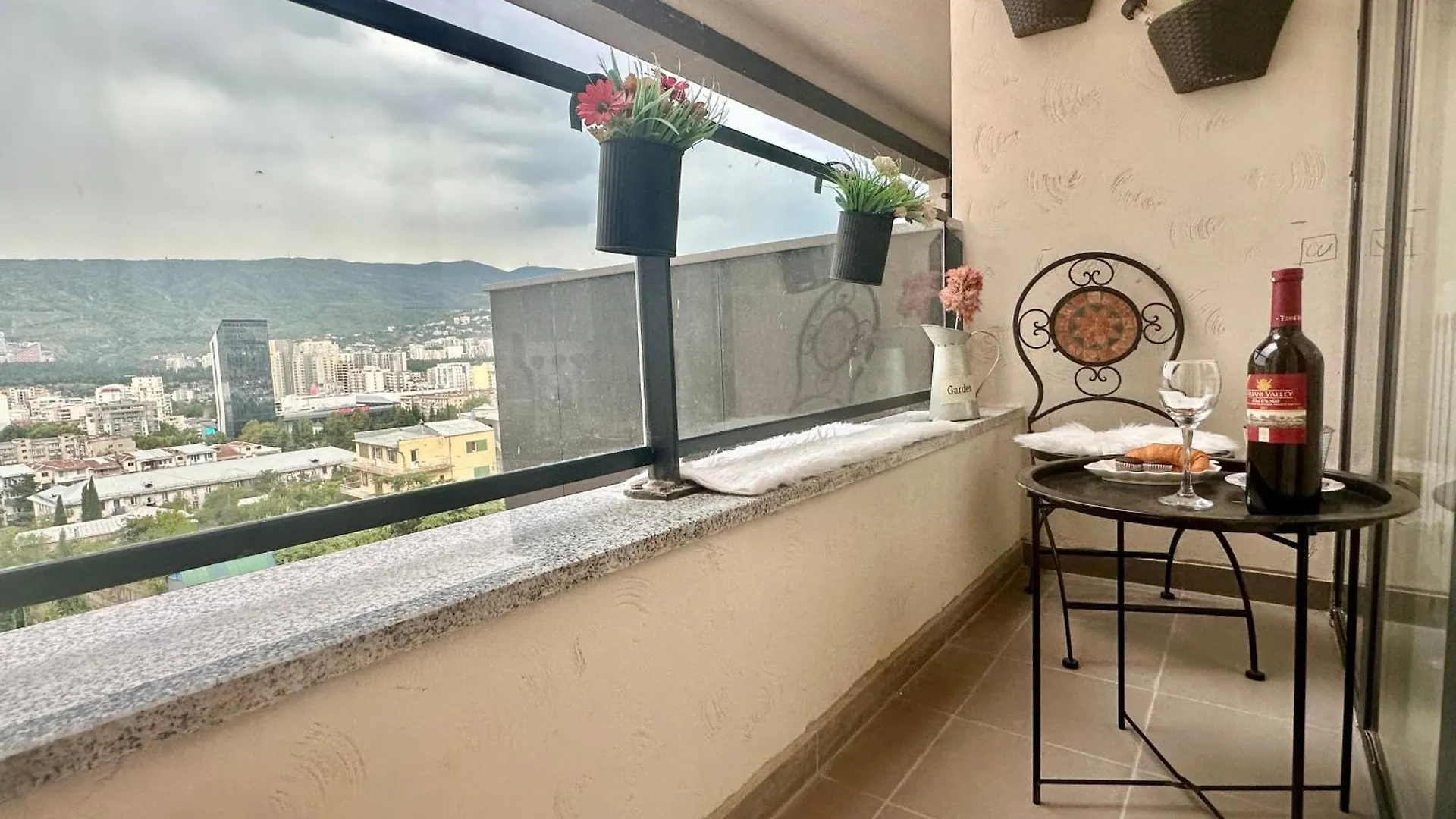 Luxurious Style Colorful Apartment In Saburtalo Τυφλίδα 0*,  Γεωργία