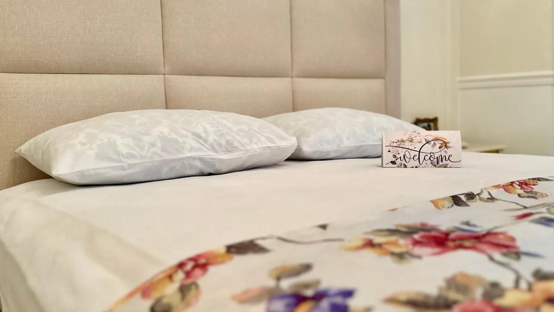 Luxurious Style Colorful Apartment In Saburtalo Τυφλίδα