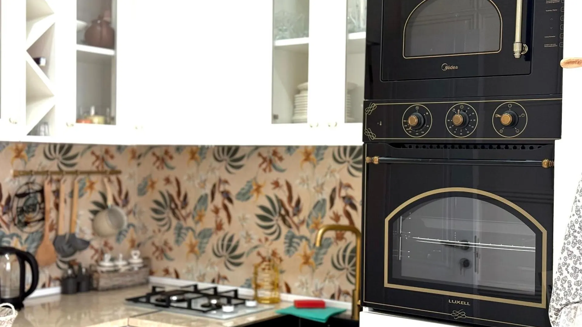 Luxurious Style Colorful Apartment In Saburtalo Τυφλίδα